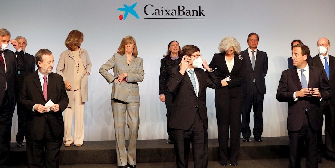 CaixaBank recortará 8.291 empleos y cerrará el 27 % de sus oficinas en España