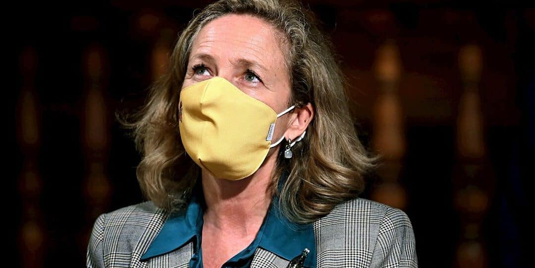 Calviño rebaja el ímpetu de Díaz: La subida del SMI tiene que ser ‘relativamente limitada’