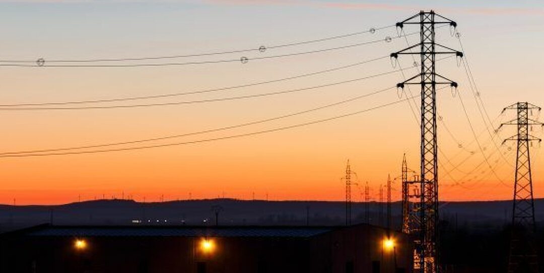 Alertan de cierres en industrias y despidos por el coste eléctrico